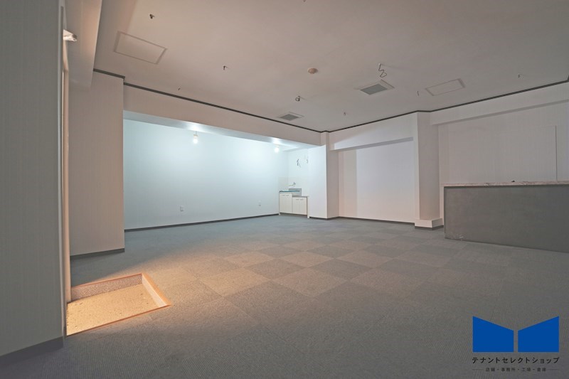 貸店舗・事務所　八尾市 志紀町２丁目　雀荘跡　志紀ロイヤルハイツ 玄関