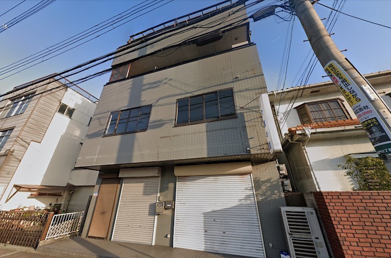 貸店舗・事務所　八尾市 東久宝寺２丁目　広さ約３０坪　学習塾跡　ワンフロア貸し 外観