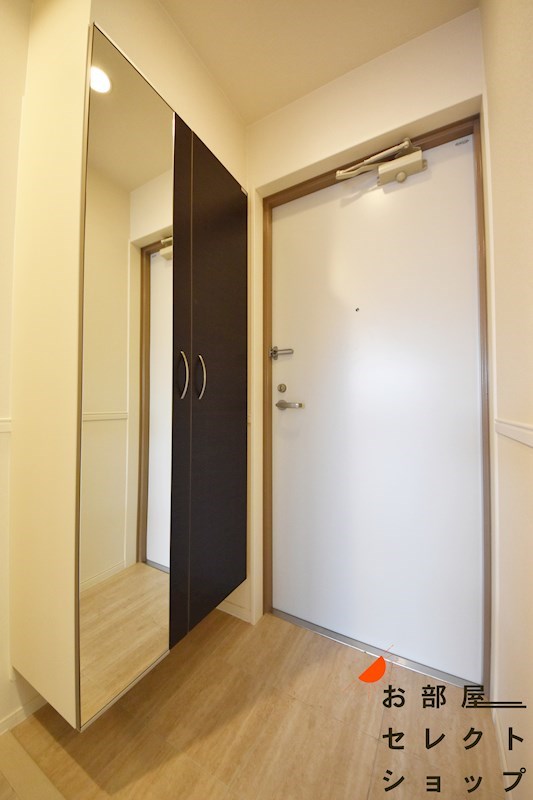 RIKI RESIDENCE 玄関