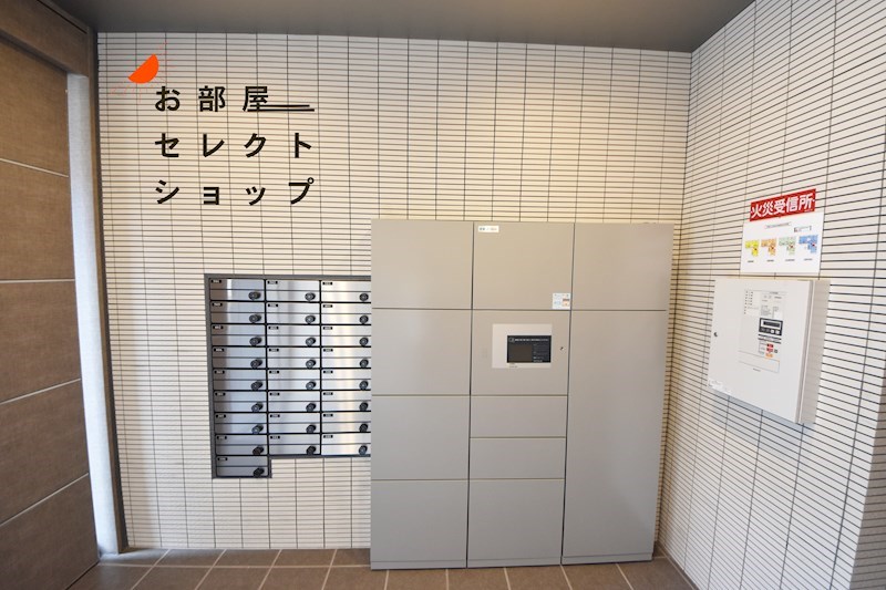 RIKI RESIDENCE ロビー