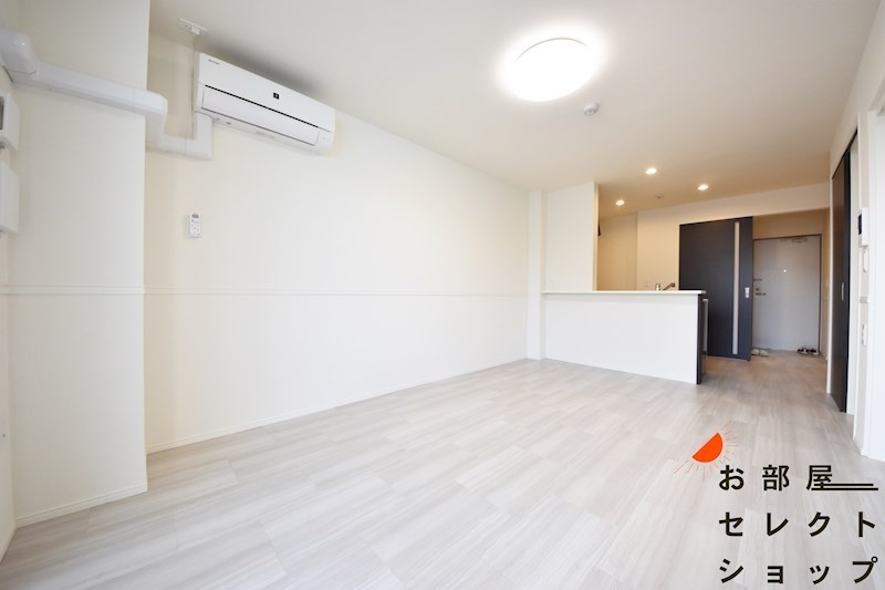 RIKI RESIDENCE リビング
