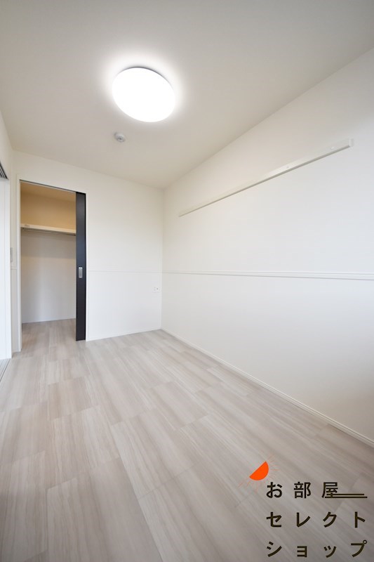RIKI RESIDENCE ベッドルーム