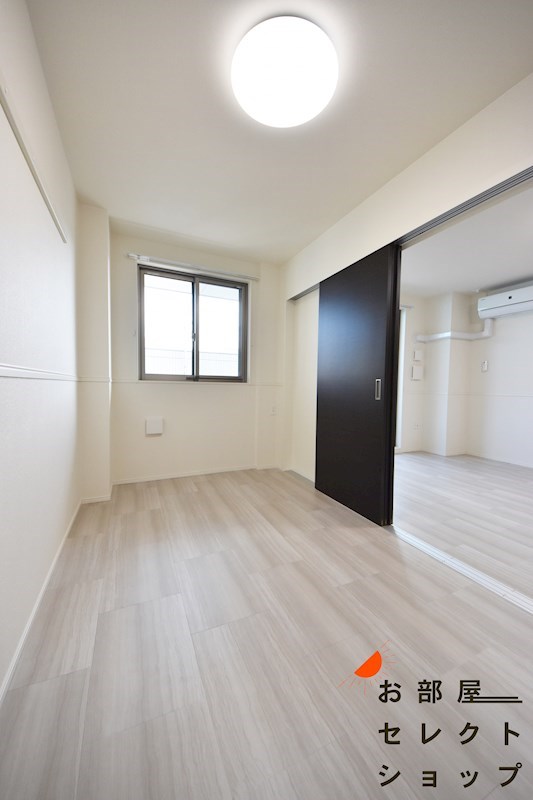RIKI RESIDENCE ベッドルーム