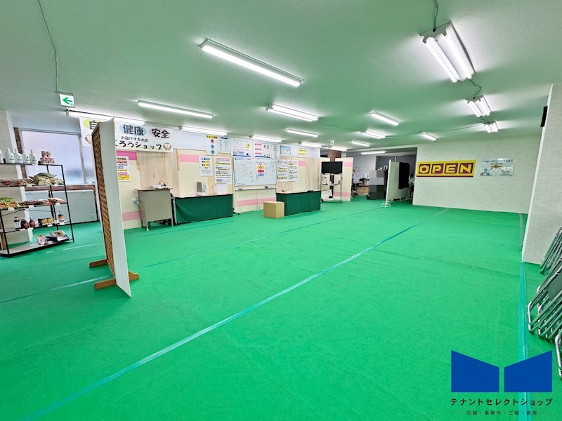 貸店舗・事務所　八尾市 桜ヶ丘３丁目　広さ約４９坪　重飲食・福祉系不可　自動ドア・EV付き 玄関