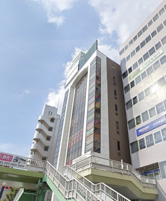 貸店舗・事務所　八尾市 光町１丁目　広さ約１６４坪　ワンフロア貸し　※スケルトン　リアライズ近鉄八尾駅前ビル 玄関