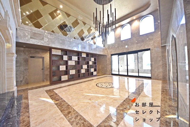 PHOENIX Clove Tomoi ロビー