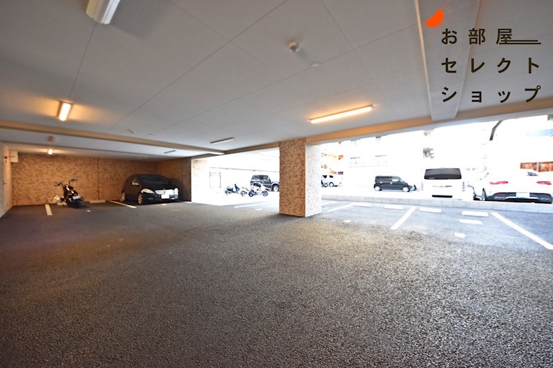 PHOENIX Clove Tomoi 駐車場