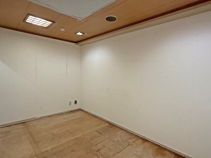 貸店舗・事務所　八尾市 光南町1丁目　広さ約１４坪　ラーメン屋跡　居抜き　沼卯ビル その他