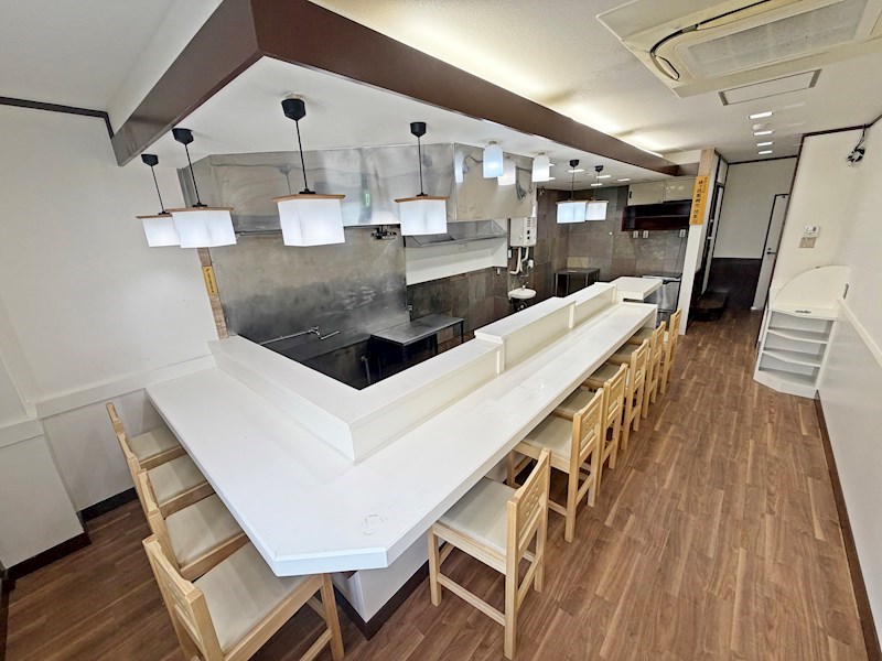 貸店舗・事務所　八尾市 光南町1丁目　広さ約１４坪　ラーメン屋跡　居抜き　沼卯ビル その他