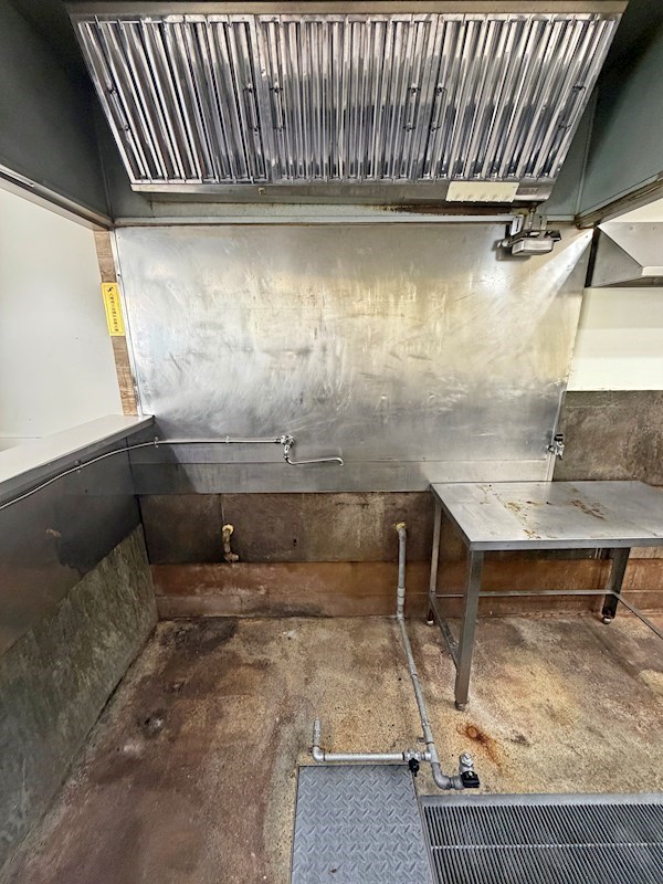 貸店舗・事務所　八尾市 光南町1丁目　広さ約１４坪　ラーメン屋跡　居抜き　沼卯ビル その他