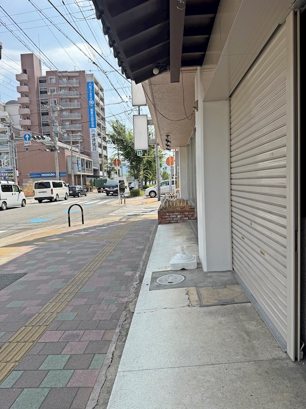 貸店舗・事務所　八尾市 光南町1丁目　広さ約１４坪　ラーメン屋跡　居抜き　沼卯ビル その他