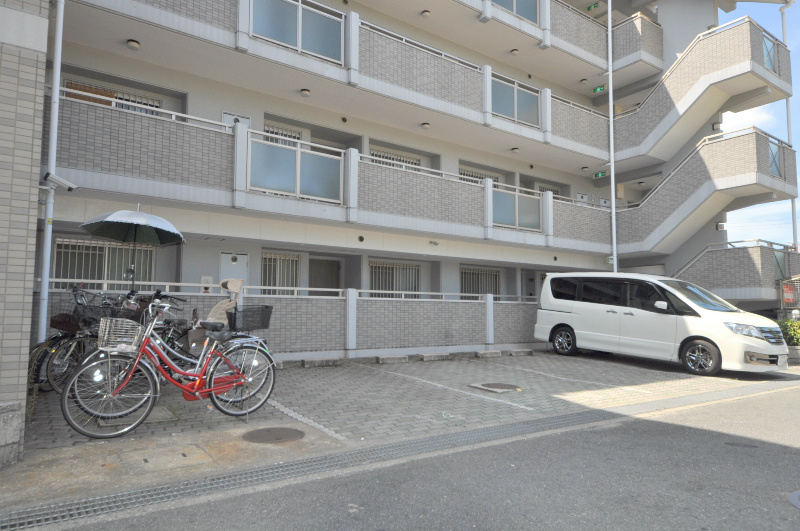ドゥヴァンルパルク川村 駐車場