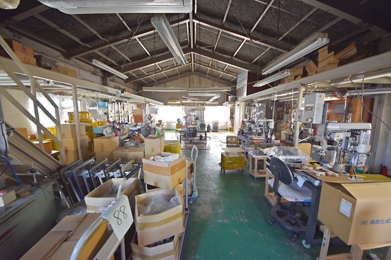 貸倉庫・作業所　八尾市 桂町６丁目　広さ延べ約２７３坪　駐車スペース・リフト付き　３棟セット貸し その他