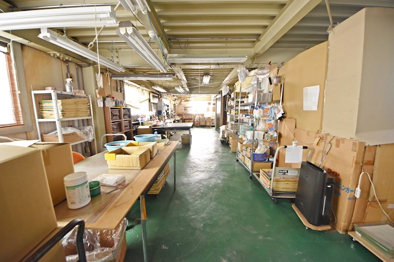 貸倉庫・作業所　八尾市 桂町６丁目　広さ延べ約２７３坪　駐車スペース・リフト付き　３棟セット貸し その他