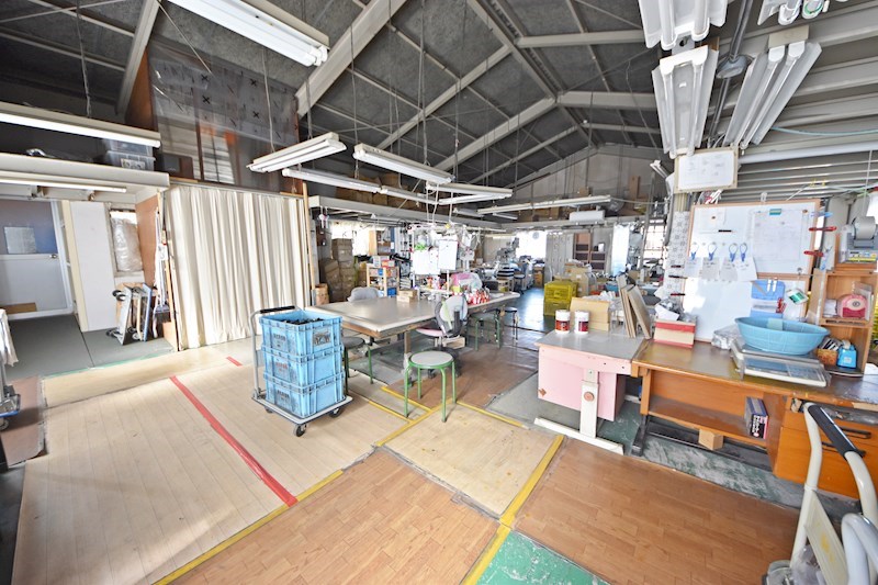 貸倉庫・作業所　八尾市 桂町６丁目　広さ延べ約２７３坪　駐車スペース・リフト付き　３棟セット貸し 風呂画像