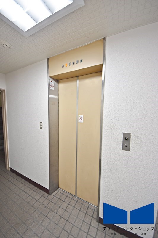 貸店舗・事務所　八尾市 清水町１丁目　広さ約９２坪　検査済証あり　光ビル　※分割相談可 その他