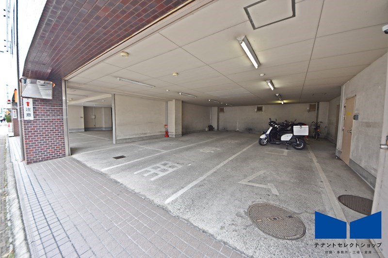 貸店舗・事務所　八尾市 清水町１丁目　広さ約９２坪　検査済証あり　光ビル　※分割相談可 リビング