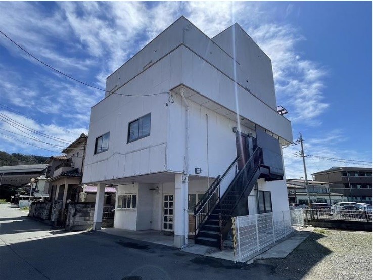 貸店舗・事務所　柏原市 旭ヶ丘３丁目　駐車スペース付き　一棟貸し その他