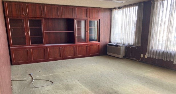 貸店舗・事務所　柏原市 片山町　広さ約３９坪　ワンフロア貸し キッチン