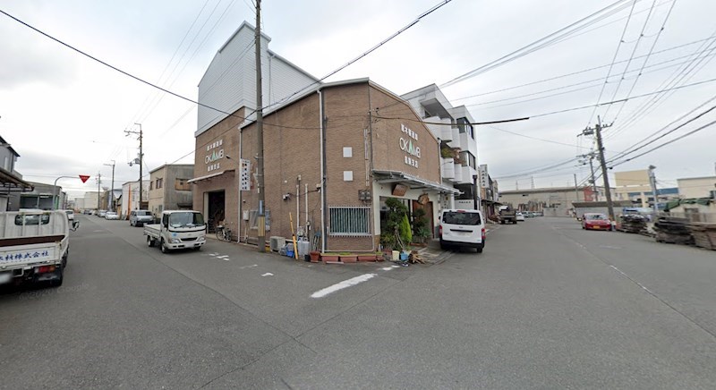 貸倉庫・事務所　摂津市 鳥飼銘木町　天井高約４.５ｍ　※１階、２階貸し 玄関