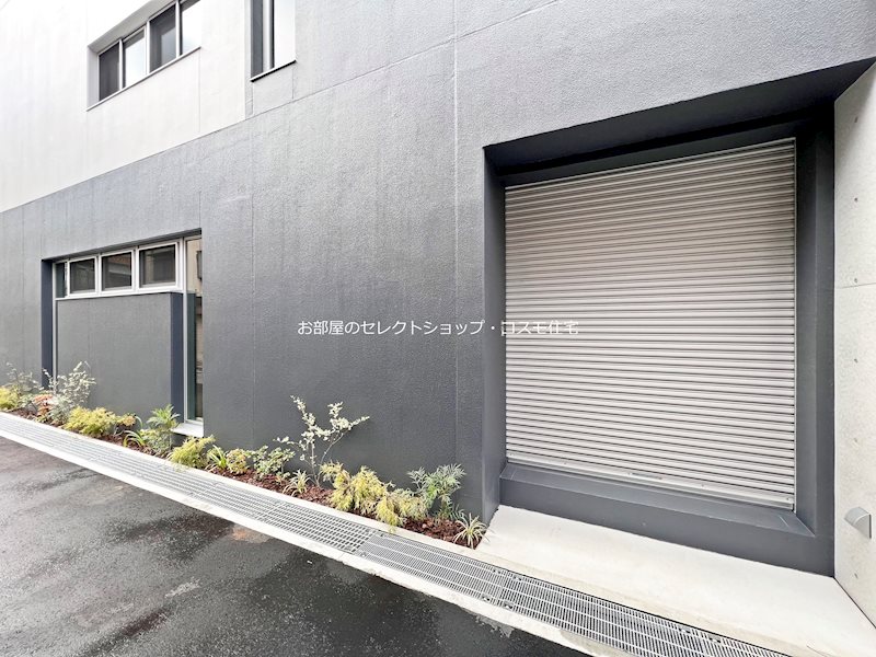貸店舗・事務所　八尾市 東本町４丁目　広さ約５１坪　ロードサイド　路面店 ベランダ
