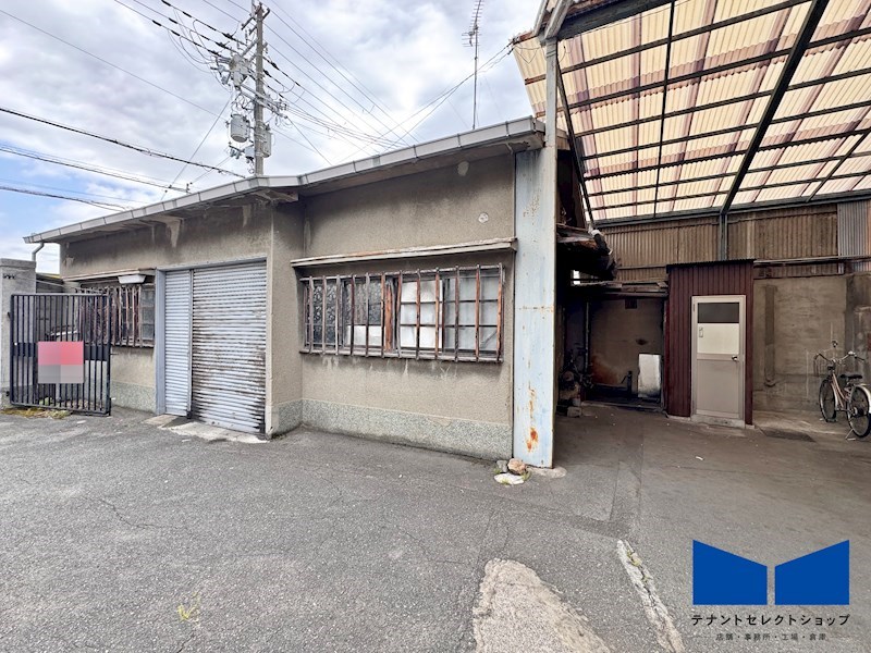 貸倉庫・事務所　八尾市 南本町３丁目　広さ約６３坪　駐車スペース付き　第一種住居地域 ベッドルーム