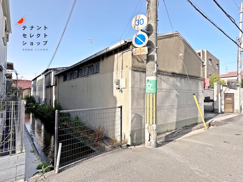 貸倉庫・事務所　八尾市 南本町３丁目　広さ約６３坪　駐車スペース付き　第一種住居地域 その他