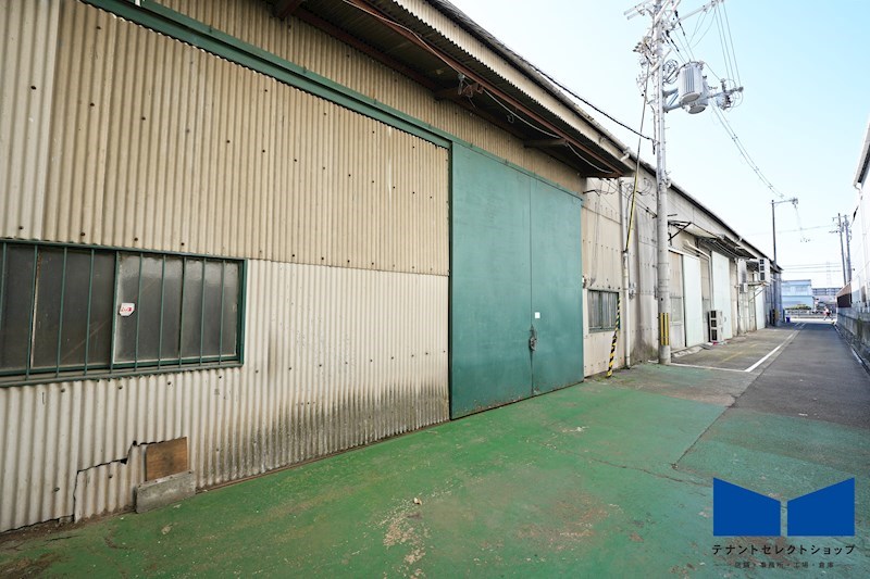 貸工場・倉庫　八尾市 福栄町１丁目　広さ約９６坪　平屋建て工場 玄関