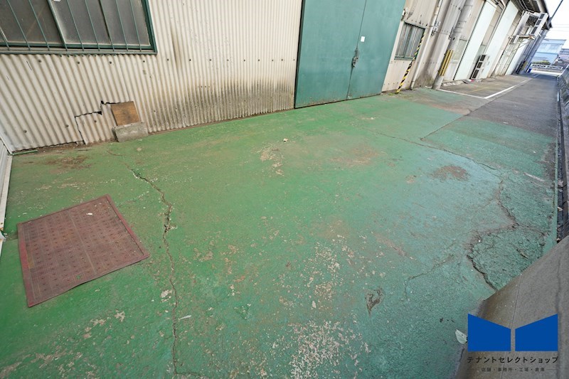 貸工場・倉庫　八尾市 福栄町１丁目　広さ約９６坪　平屋建て工場 ベッドルーム