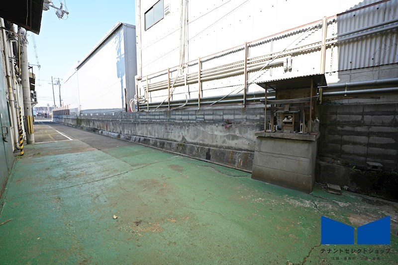 貸工場・倉庫　八尾市 福栄町１丁目　広さ約９６坪　平屋建て工場 風呂画像
