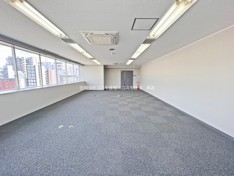 貸店舗・事務所　八尾市 光町１丁目　広さ約２０坪　室内リフォーム済み　EV付き　ダイエービルド八尾ビル ベランダ