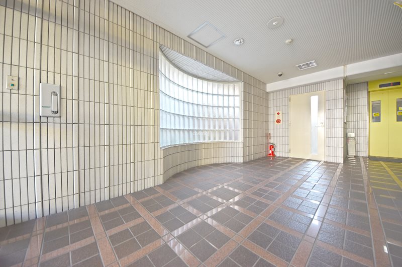 貸店舗・事務所　八尾市 桜ヶ丘３丁目　リバティ桜ケ丘Ⅱ号館 ロビー
