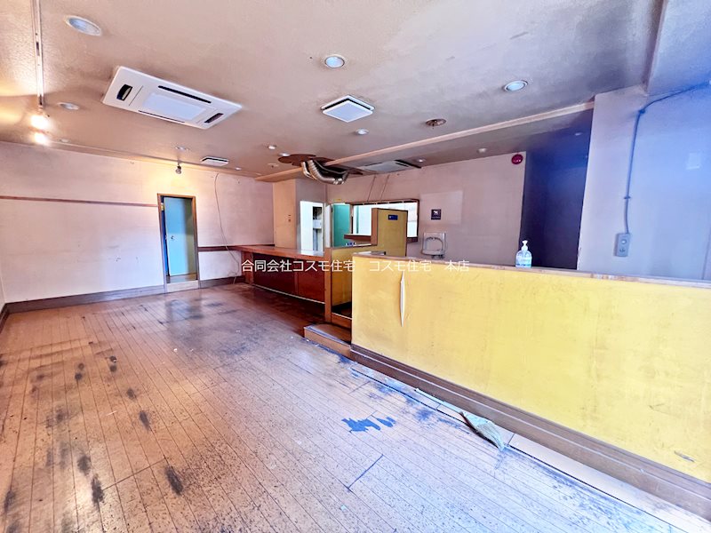 貸店舗・事務所　八尾市 光町２丁目　福祉施設跡　ラ・フォーレ八尾 玄関