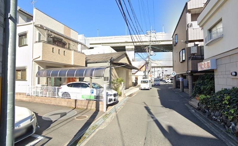 貸工場・倉庫　東大阪市 吉田本町３丁目　広さ約７３坪　平屋建て 玄関
