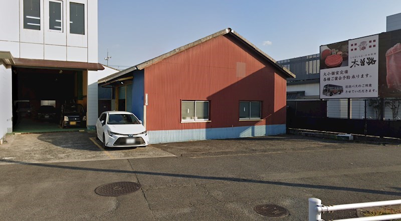 貸倉庫・作業所　八尾市 新家町３丁目　広さ約１００坪　前面駐車スペース有り　平屋建て その他