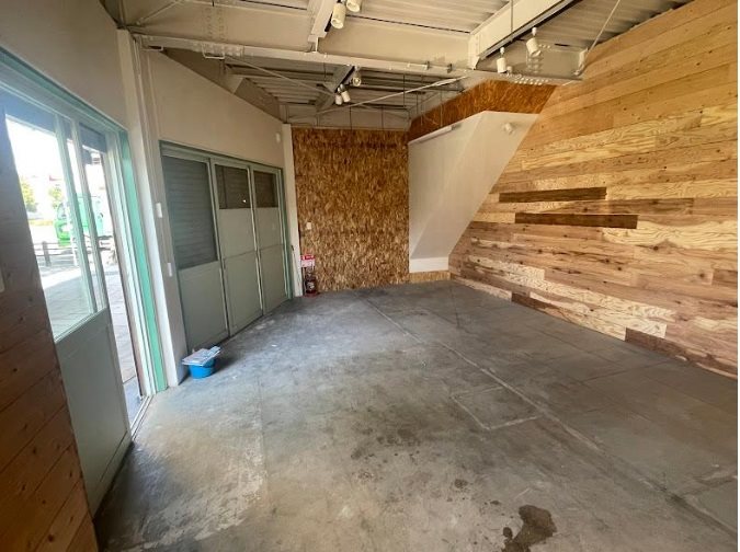 貸店舗・事務所　大阪市 平野区　平野上町１丁目　広さ約1２坪　トイレあり　国道沿い　角区画 リビング
