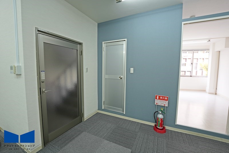 貸店舗・事務所　八尾市 本町２丁目　広さ約１８坪　角区画　本町つばきビル その他