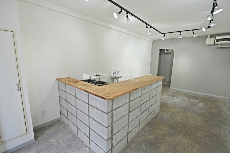 貸店舗・事務所　八尾市 山本町南１丁目　広さ約１０坪　観葉植物販売店跡　居抜き　路面店　※軽飲食相談可 その他