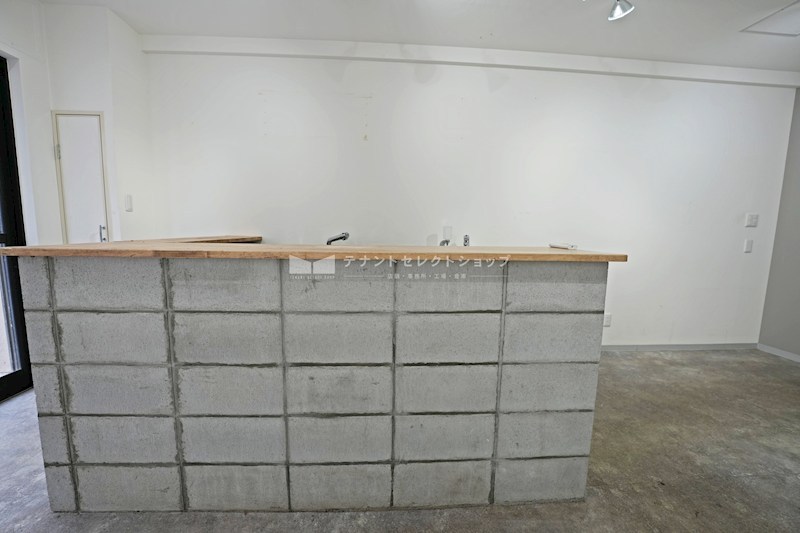 貸店舗・事務所　八尾市 山本町南１丁目　広さ約１０坪　観葉植物販売店跡　居抜き　路面店　※軽飲食相談可 その他