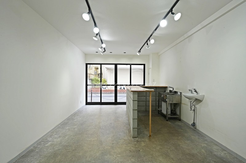 貸店舗・事務所　八尾市 山本町南１丁目　広さ約１０坪　観葉植物販売店跡　居抜き　路面店　※軽飲食相談可 その他