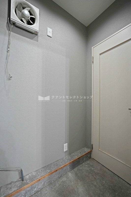 貸店舗・事務所　八尾市 山本町南１丁目　広さ約１０坪　観葉植物販売店跡　居抜き　路面店　※軽飲食相談可 その他