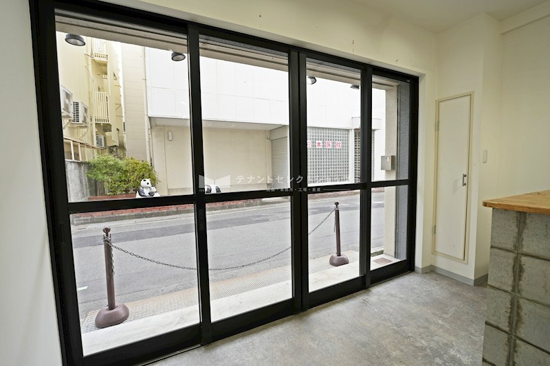 貸店舗・事務所　八尾市 山本町南１丁目　広さ約１０坪　観葉植物販売店跡　居抜き　路面店　※軽飲食相談可 その他