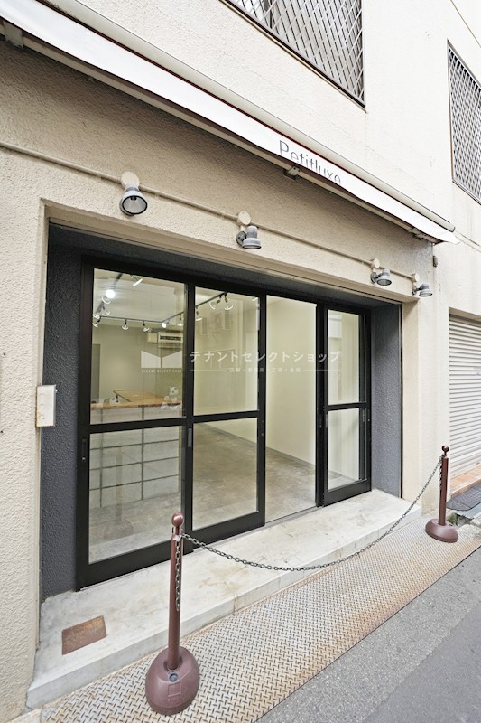 貸店舗・事務所　八尾市 山本町南１丁目　広さ約１０坪　観葉植物販売店跡　居抜き　路面店　※軽飲食相談可 その他