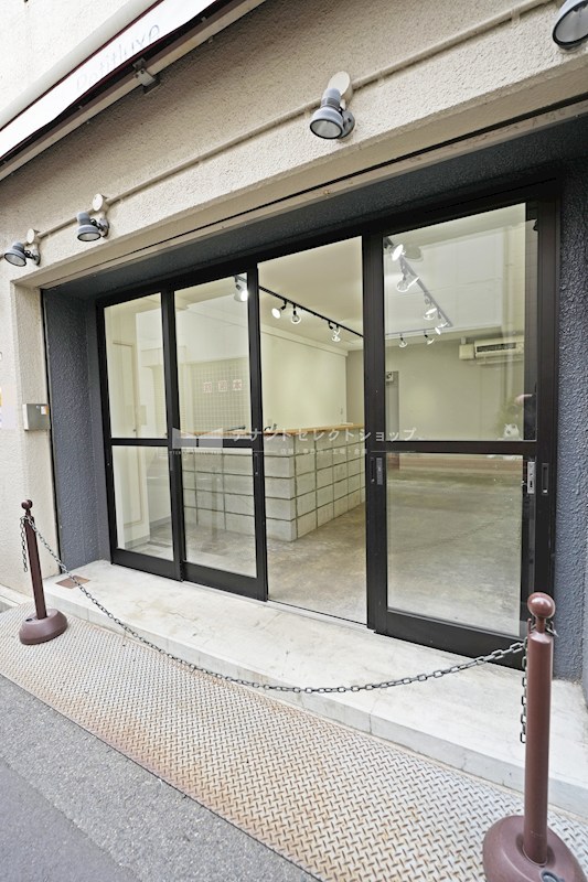 貸店舗・事務所　八尾市 山本町南１丁目　広さ約１０坪　観葉植物販売店跡　居抜き　路面店　※軽飲食相談可 その他