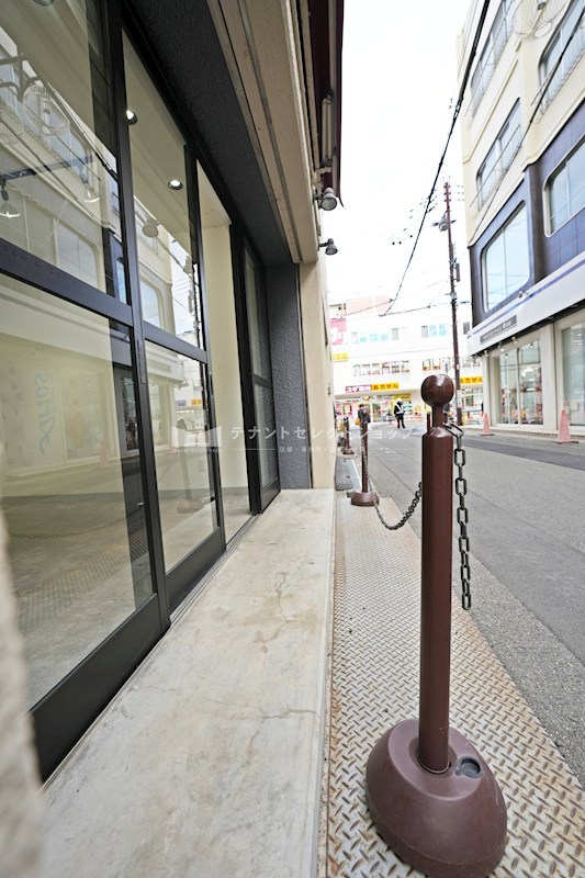 貸店舗・事務所　八尾市 山本町南１丁目　広さ約１０坪　観葉植物販売店跡　居抜き　路面店　※軽飲食相談可 その他