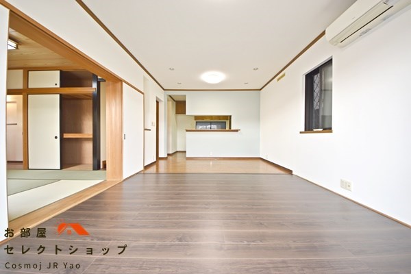 高安町南5丁目戸建て リビング
