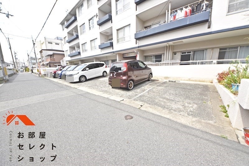 エトワールヴィルーR山本南 駐車場