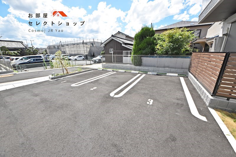 サンクス ウィズダム 駐車場
