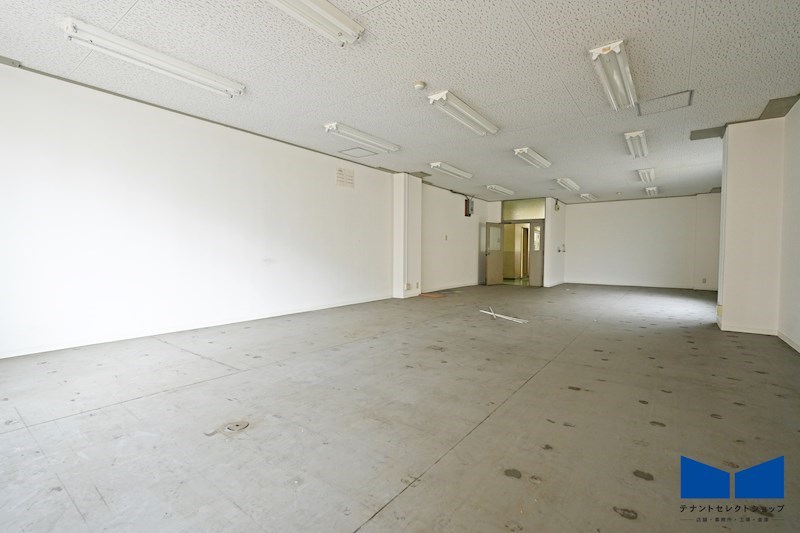 貸店舗・事務所　八尾市 山本町南４丁目　広さ約２０坪　角区画　EV付き　駅前テナントビル　グロー河内山本駅前 外観