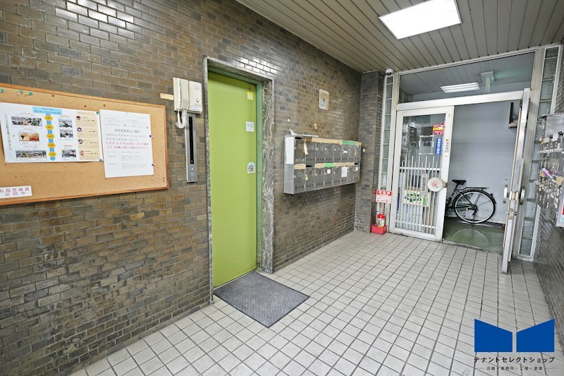 貸店舗・事務所　八尾市 山本町南４丁目　広さ約２０坪　角区画　EV付き　駅前テナントビル　グロー河内山本駅前 その他